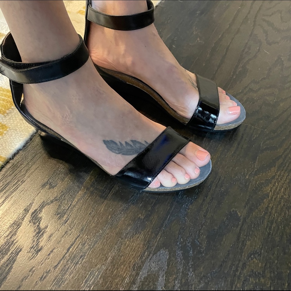 Naot pixie wedge sandal size 9